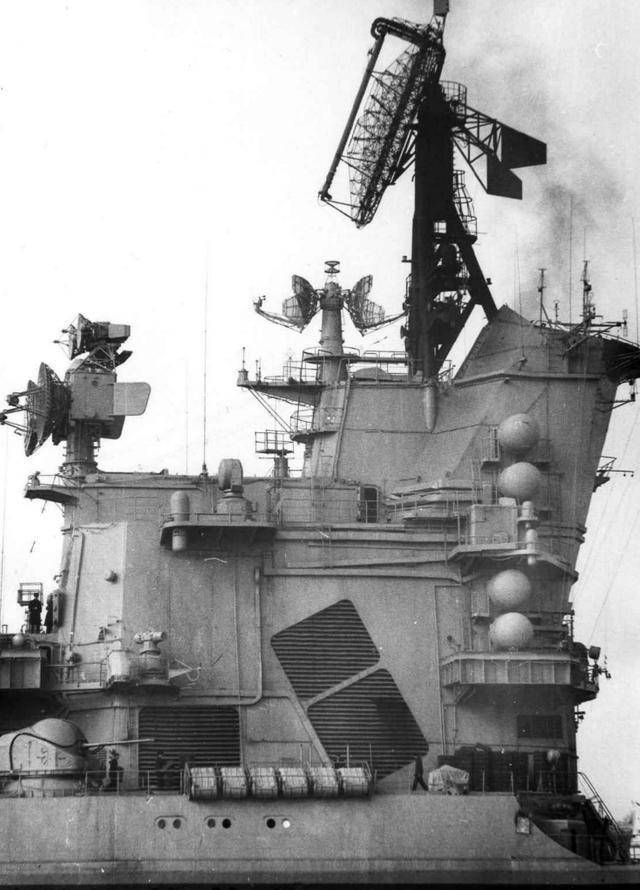 蘇聯(lián)65型巡洋艦，歷史與特點(diǎn)解析，蘇聯(lián)65型巡洋艦，歷史背景與特點(diǎn)深度解析